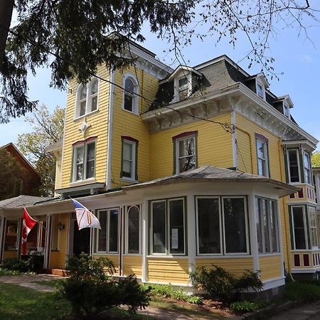 Pangea House Bed & Breakfast Gananoque Exterior photo
