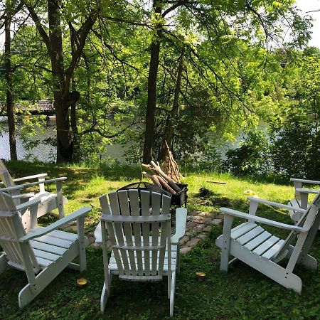 Pangea House Bed & Breakfast Gananoque Exterior photo