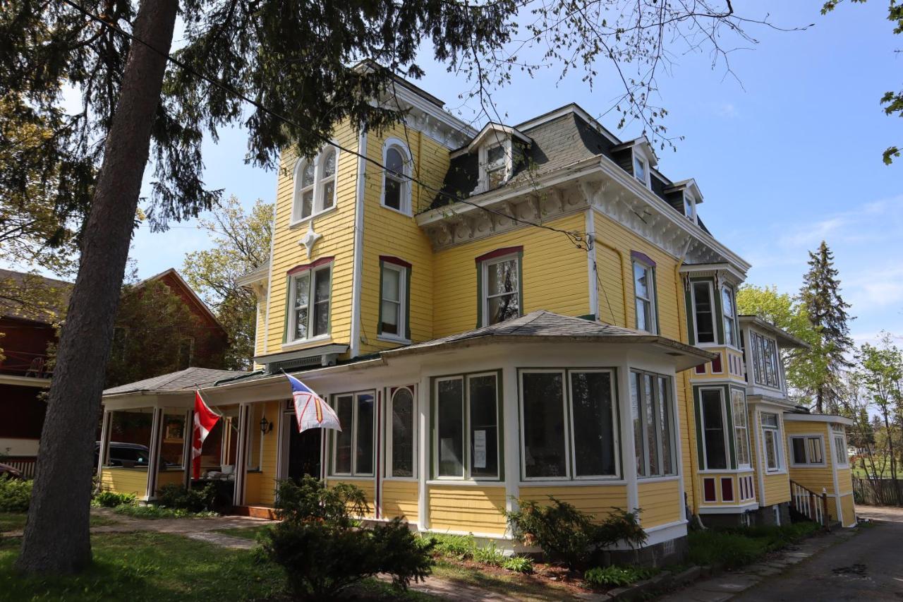 Pangea House Bed & Breakfast Gananoque Exterior photo