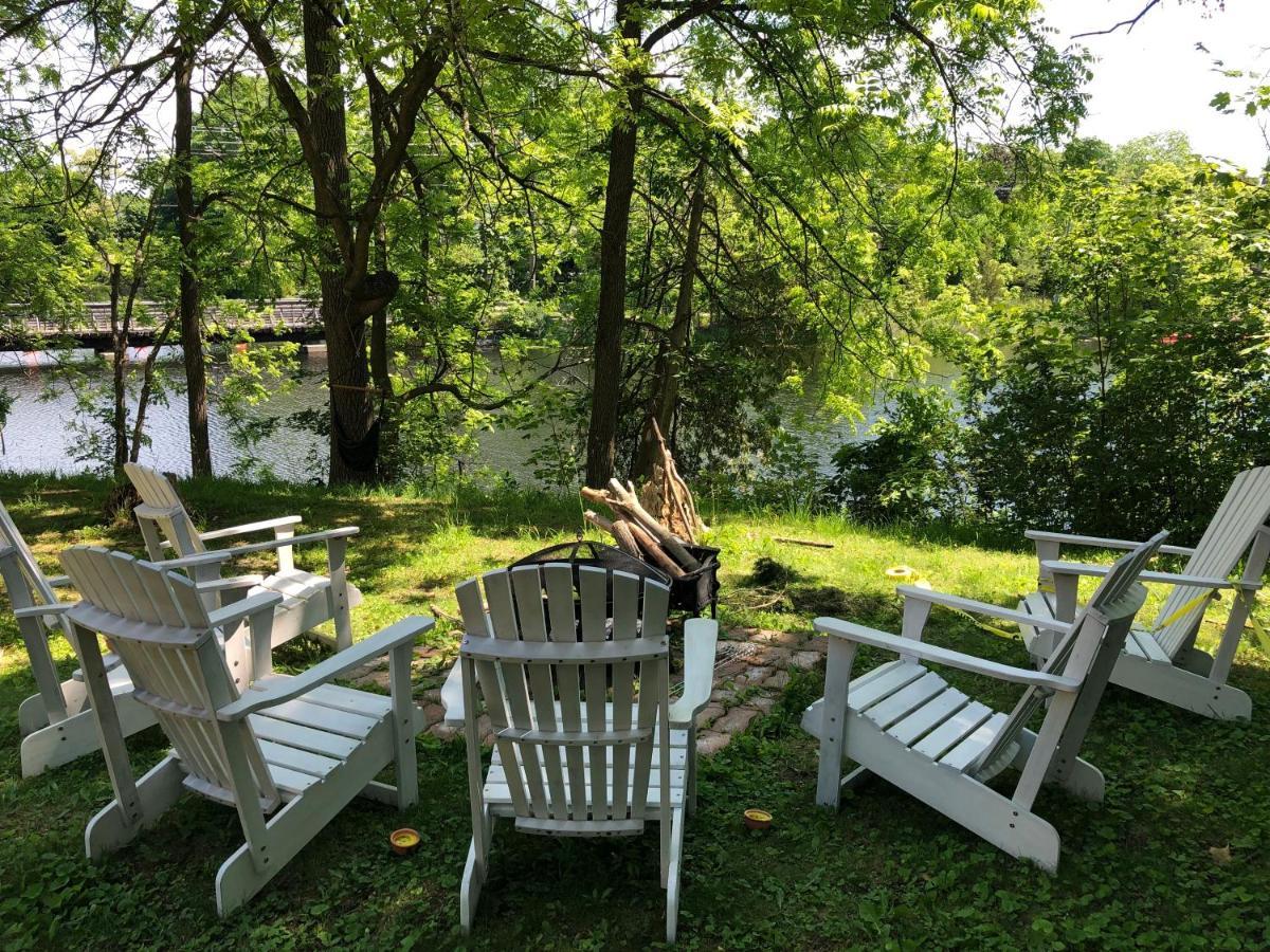 Pangea House Bed & Breakfast Gananoque Exterior photo