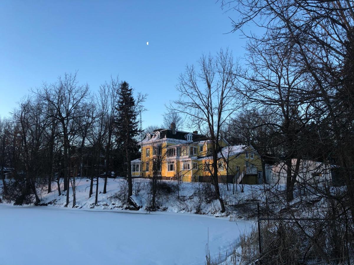 Pangea House Bed & Breakfast Gananoque Exterior photo